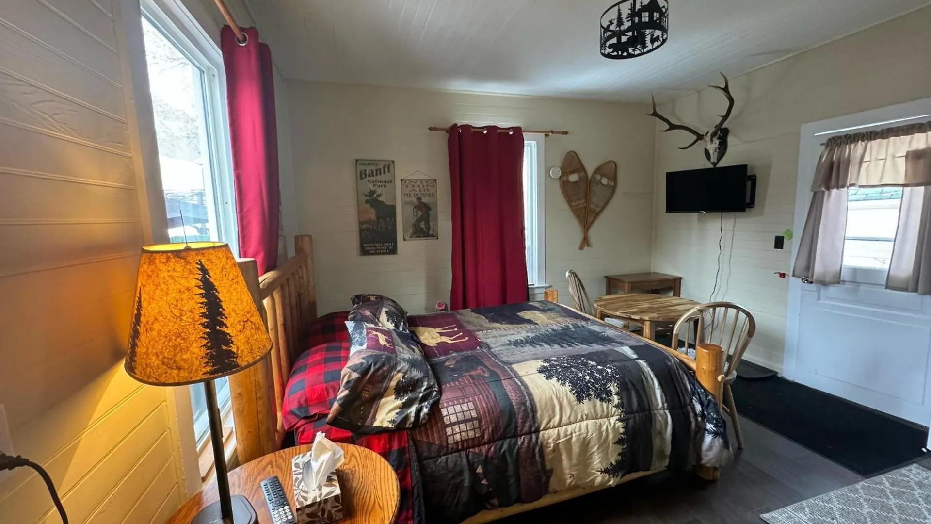 Holiday Lodge Cabins Banff Canada